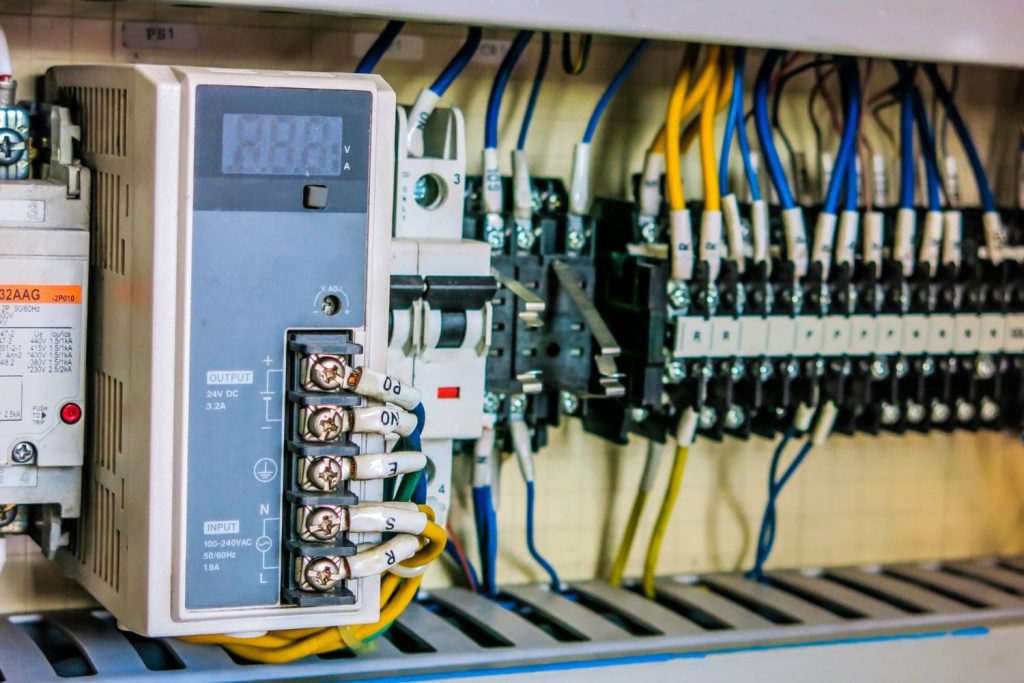 wdrażanie systemów automatyki-min